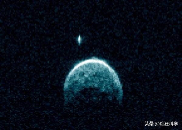科学家发现流浪天体竟然也有一颗卫星，人们怀疑是伪装的飞船！