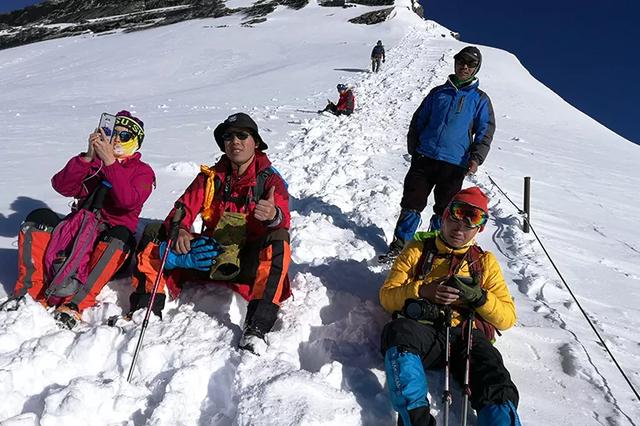 攀登入门级雪山，3天登顶四姑娘山大峰，不需任何技术装备