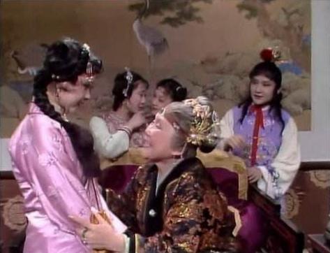 《红楼梦》史太君，为何如此喜爱薛宝琴？看似超过了对林黛玉？