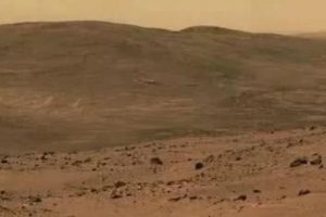 火星发现人为刻画石板，科学家：也许在30亿年前，这里一片繁华