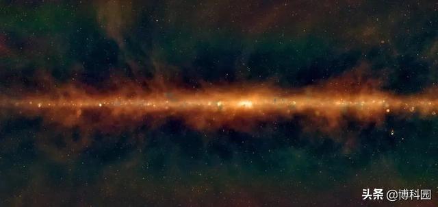 在银河系中央凸起处，因为光线被弯曲，发现两颗漂浮着的恒星