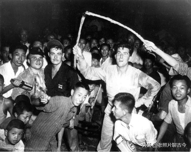1945年各地人民庆祝抗战胜利珍贵老照片：有没有你的故乡