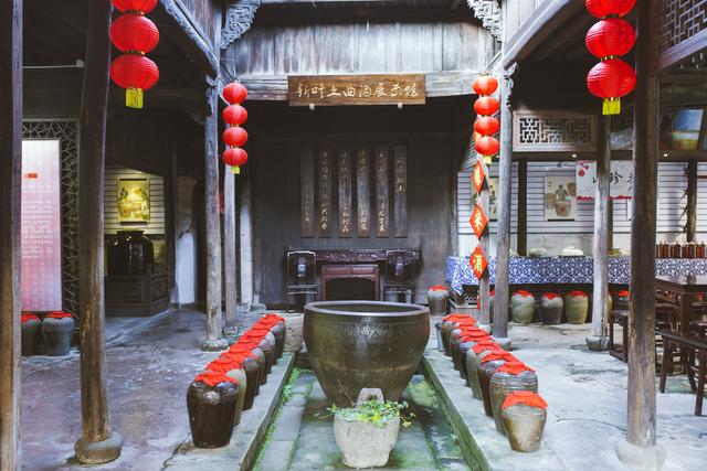 浙江一偏僻古老的村落，因综艺节目走红，依旧如被时光遗忘的画卷