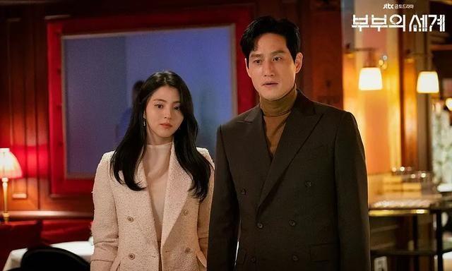 韩剧《夫妻的世界》：女人的中年危机，是四面楚歌