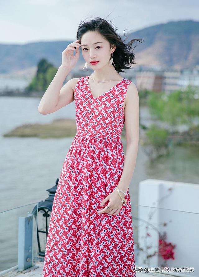 旅行服饰摄影秀：穿出清爽优雅的女人味