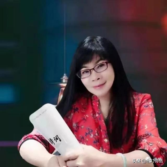 诗歌选读 | 广东珠海女诗人邓红琼，每一瓣月光 都是心弦上的颤音