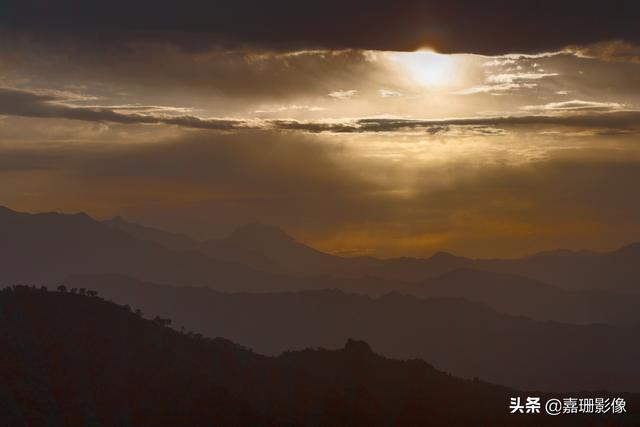 集江南水乡的秀美、雪域高原的壮美于一身，神仙也喜爱的拉尕山