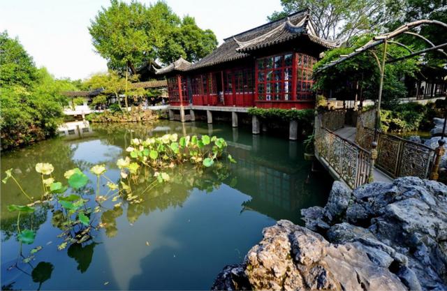 夏天，想去苏州最大的古典山水园林拙政园，感受最浓郁的江南水乡