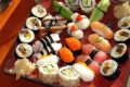 "事已至此，先吃饭吧"：日本文学中的食物与孤独