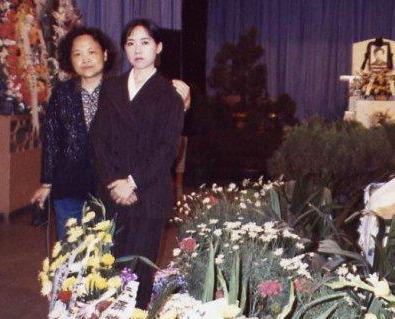 23年前深夜，王小波撞头病亡！身后被捧封神，葬礼无一同行肯送行