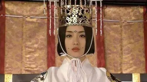 日本版“玄武门之变”，女天皇吓得退位