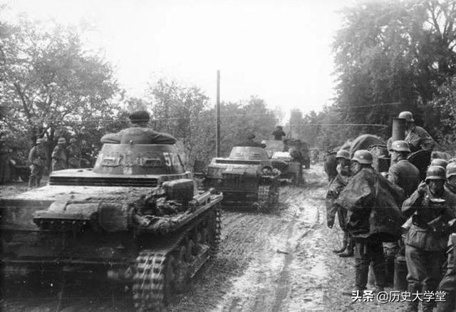 二战时波兰骑兵真是拿马刀和长枪，迎战德军坦克吗