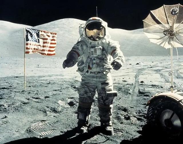 连登月都不怕的宇航员，为何从月球上眺望地球时，却会深感恐惧？