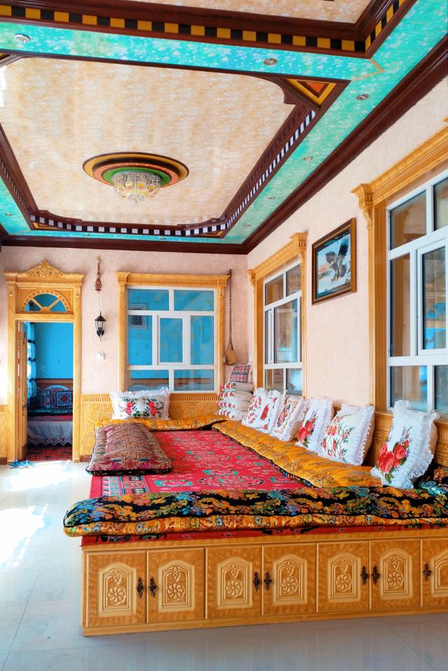新疆游记：本是参加乌兹别克族的婚礼，却见识了喀什人的豪华酒店