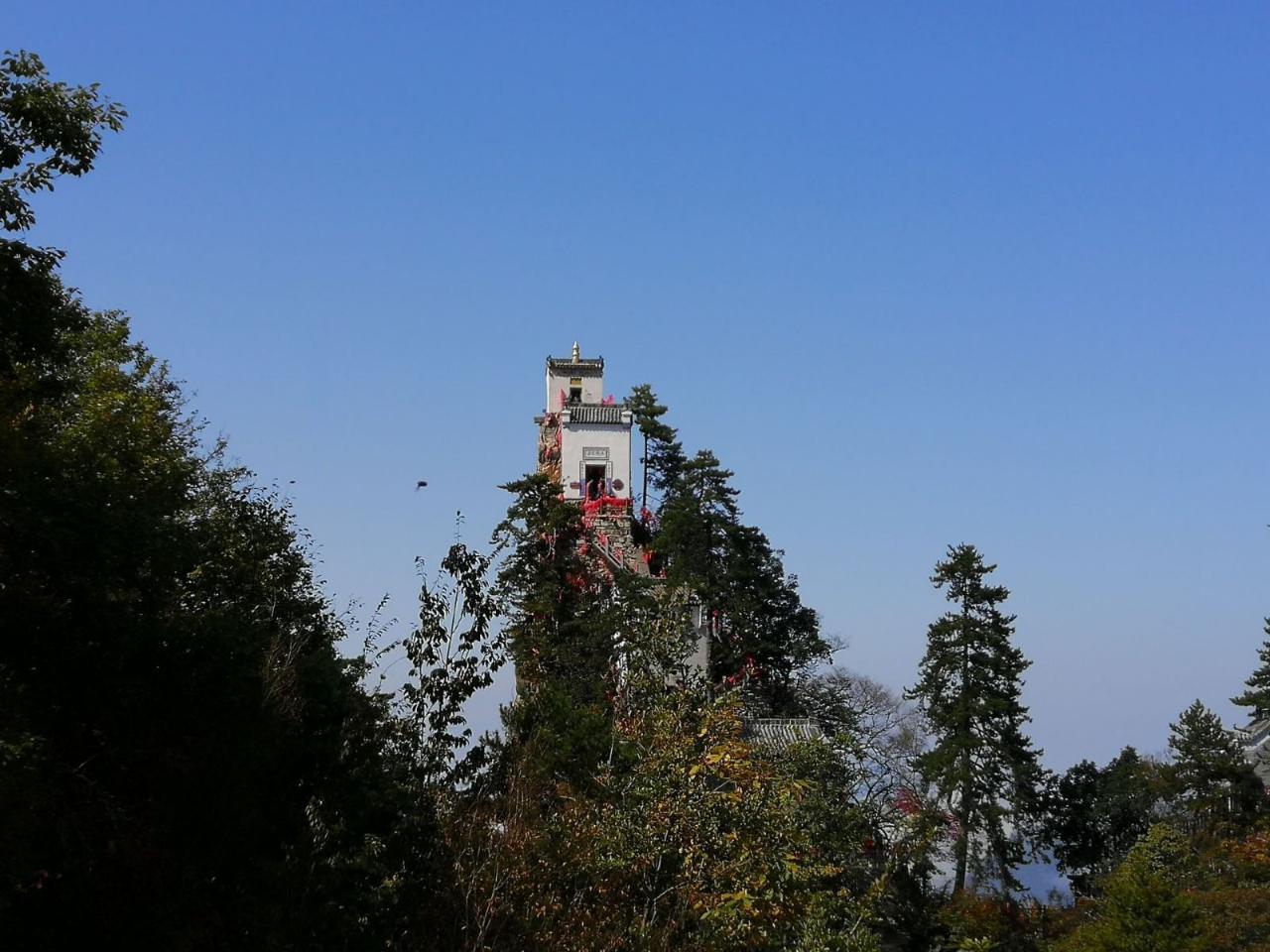 中国最神秘道观，建在1665米的悬崖上，建造者至今仍为谜