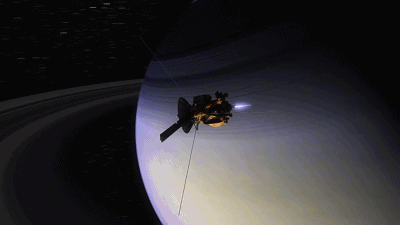 天文台发现太空出现巨大的车轮状物体，NASA解释为镜头上的反光？