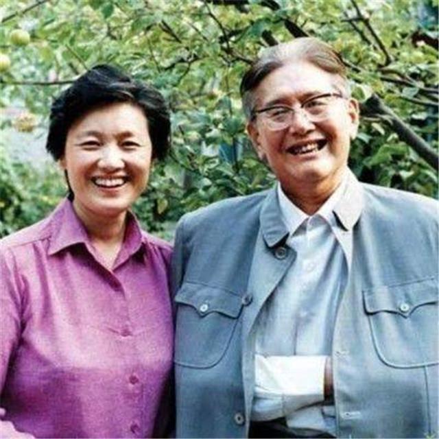 洪晃：我绝不要像我父亲那样死去