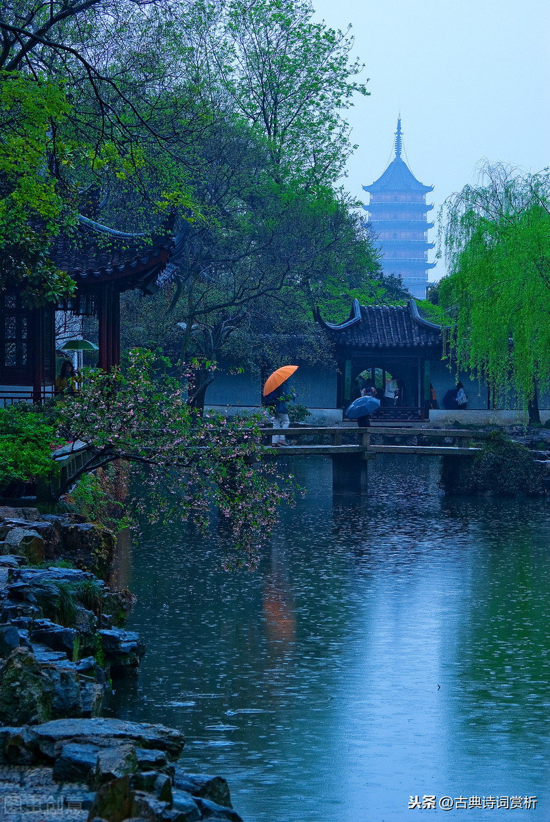 杜牧一首词很有名，秦观照着写了一首更有名，孰高孰低后世争不休