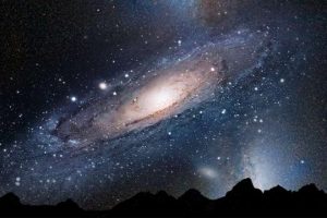 NASA：哈勃望远镜最新发现，仙女座巨大光晕已经撞上银河系了