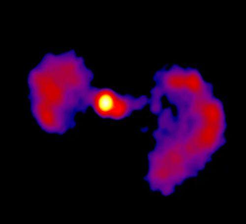 5亿光年外，一个活跃星系发生了不寻常爆发