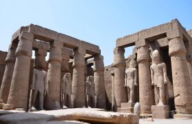 穿越回公元前十三世纪的城市，古埃及首都底比斯是什么样子？