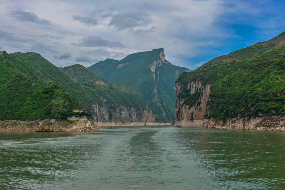 舟行三峡，穿越峡谷，看尽壮丽山河