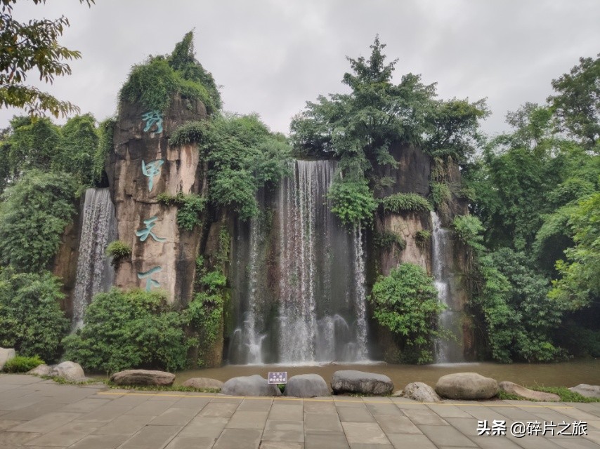 蜀国多仙山，峨眉邈难匹-山静云动，钟丽神秀峨眉山之旅