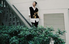 不愧国际名模，刘雯演绎不同风格的羊绒衫穿搭，穿出秋日时尚感