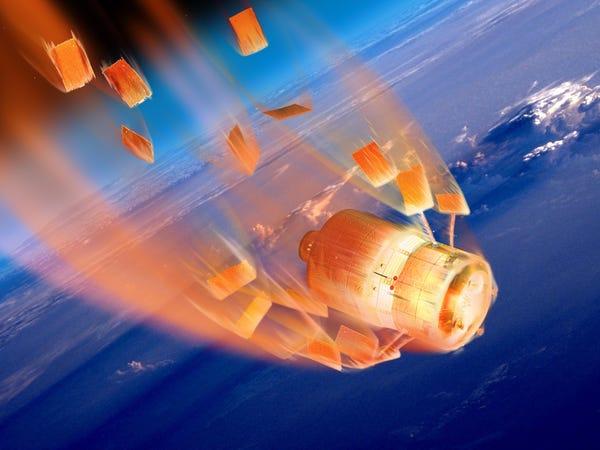 追星者透露：马斯克47颗星链网卫星脱轨，已坠入地球大气层烧毁