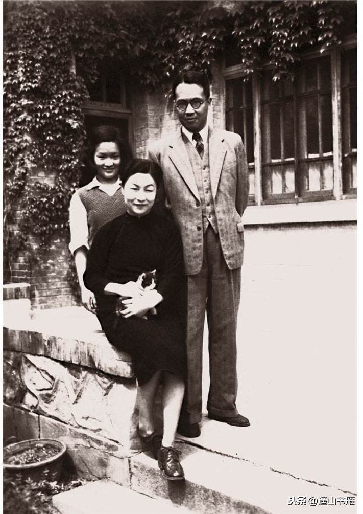 《我们仨》钱钟书先生之妻杨绛的回忆录，泛起百年温暖的记忆