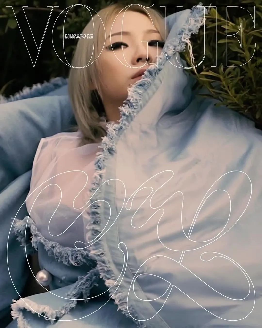 贺聪登上新加坡版VOGUE 封面，中国瓷娃娃在时尚圈大放光彩