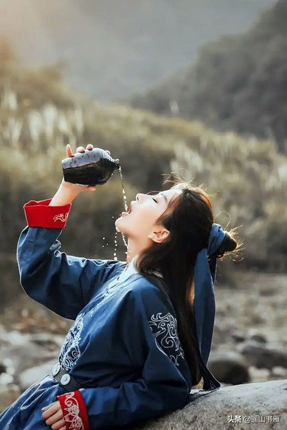 宋朝女性和酒的不解之缘：沉淀在酒文化中的一抹温柔与悲凉