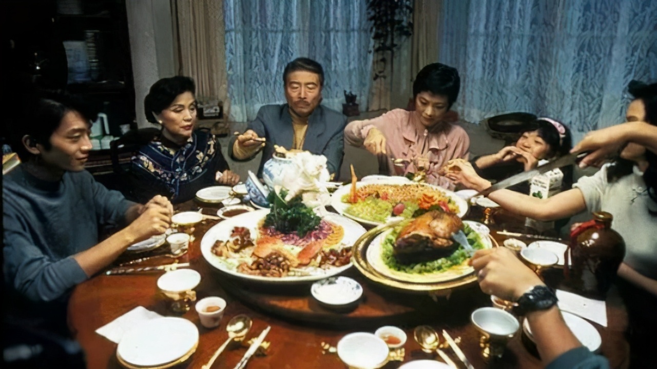 《饮食男女》：一场关于家庭的逃离与守护