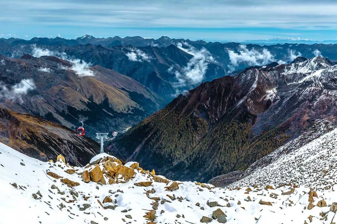 四川这座亿年冰川，比米堆冰川更近，比梅里雪山原始