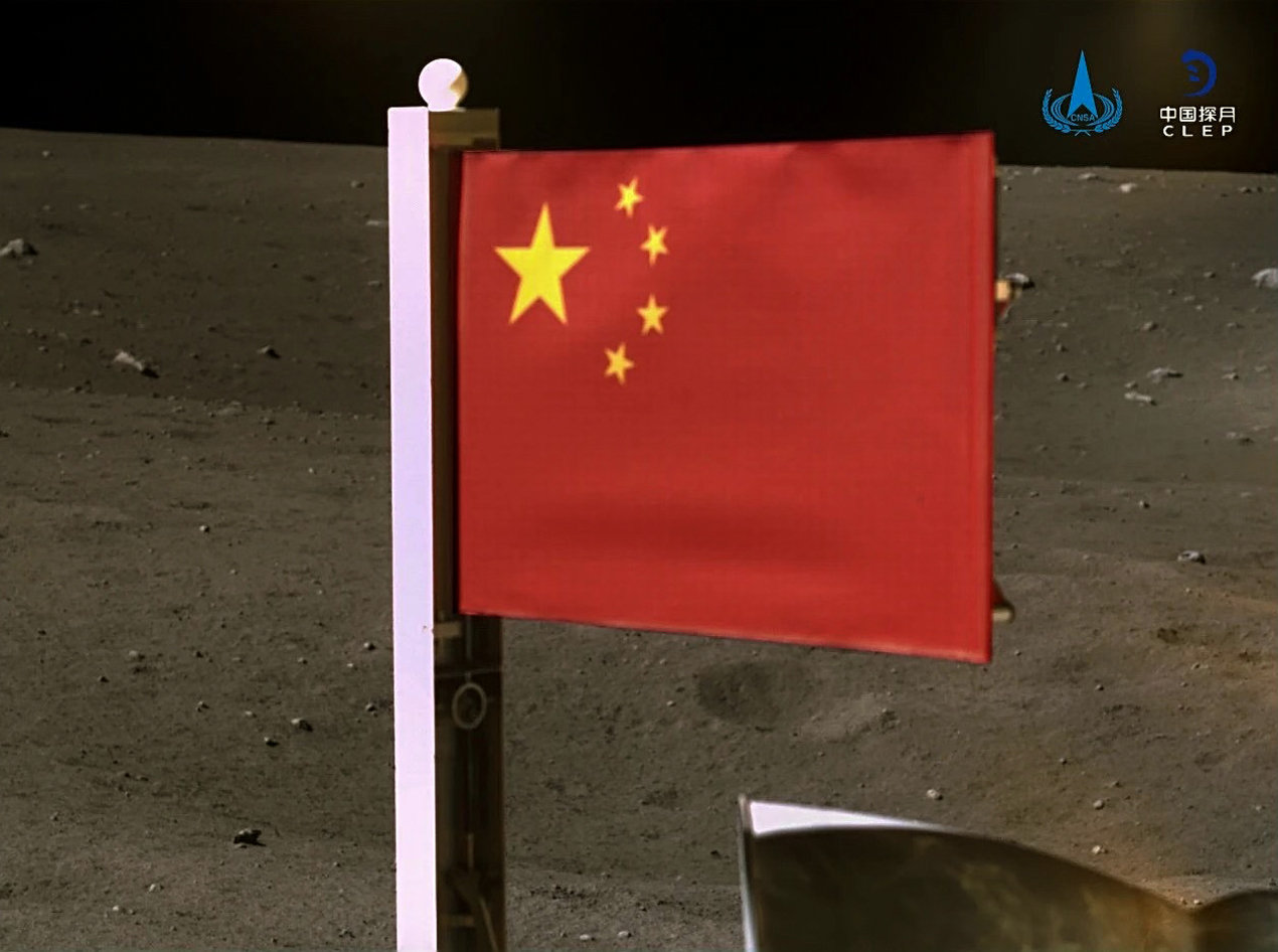 阿波罗载人登月造假？中国从美国赠送的1克月岩中，获得答案