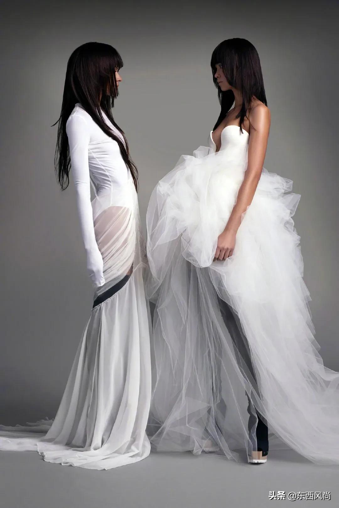 VeraWang2021婚纱系列，以黑白色调为主，浪漫又前卫
