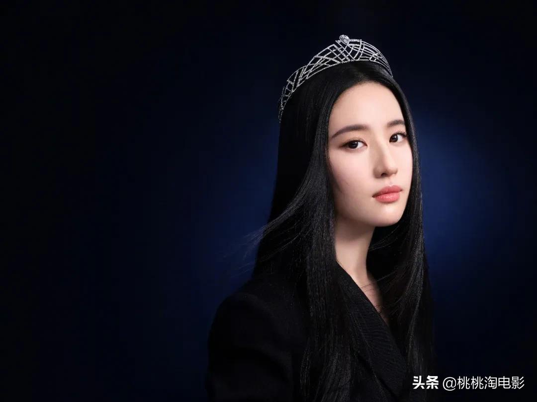 组图：人间真实公主 刘亦菲仙女裙写真大片