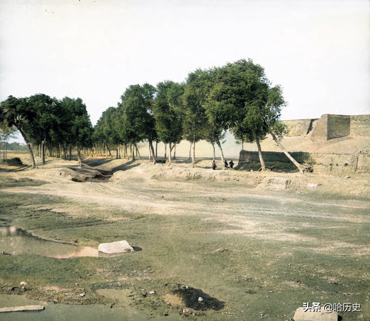 1932年河北定县，古老城墙重现，饲养意大利进口鸡畜牧业发达