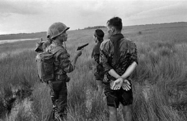 美越战争耗时20年拖垮越南发展，为啥越南反而和美国走得更近？