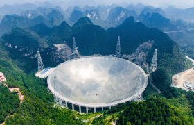中国天眼开启爆发模式！中美联手查不明外星信号，天眼一锤定音