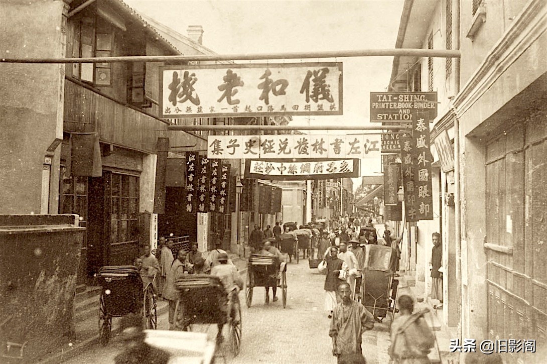 十九世纪末期上海，彼时的老城厢与租界