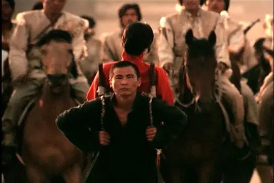 1993年，黄建新拍了部张艺谋式电影，特“西部”，原著贾平凹