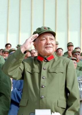 1984年，邓小平宣布裁军百万，几十年再看更彰显伟人韬略