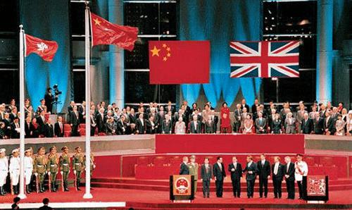 英国不想归还香港，探口风的人迂回进攻却被邓小平一句话回怼过去