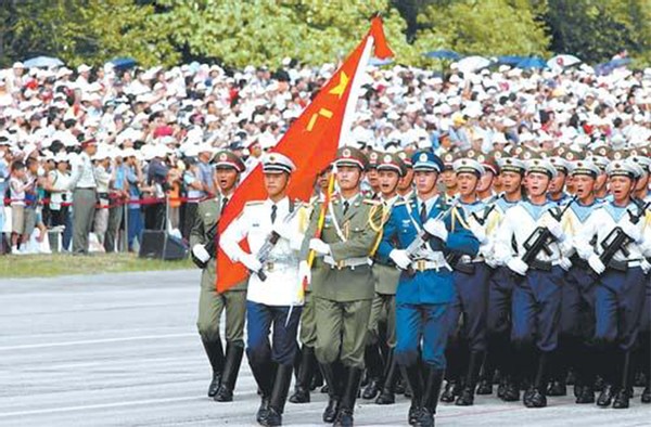 85岁邓小平接见李嘉诚：香港回归后，想到香港土地上走走看看