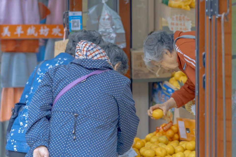 治愈温柔的朋友圈文案：要懂得自己去索取快乐