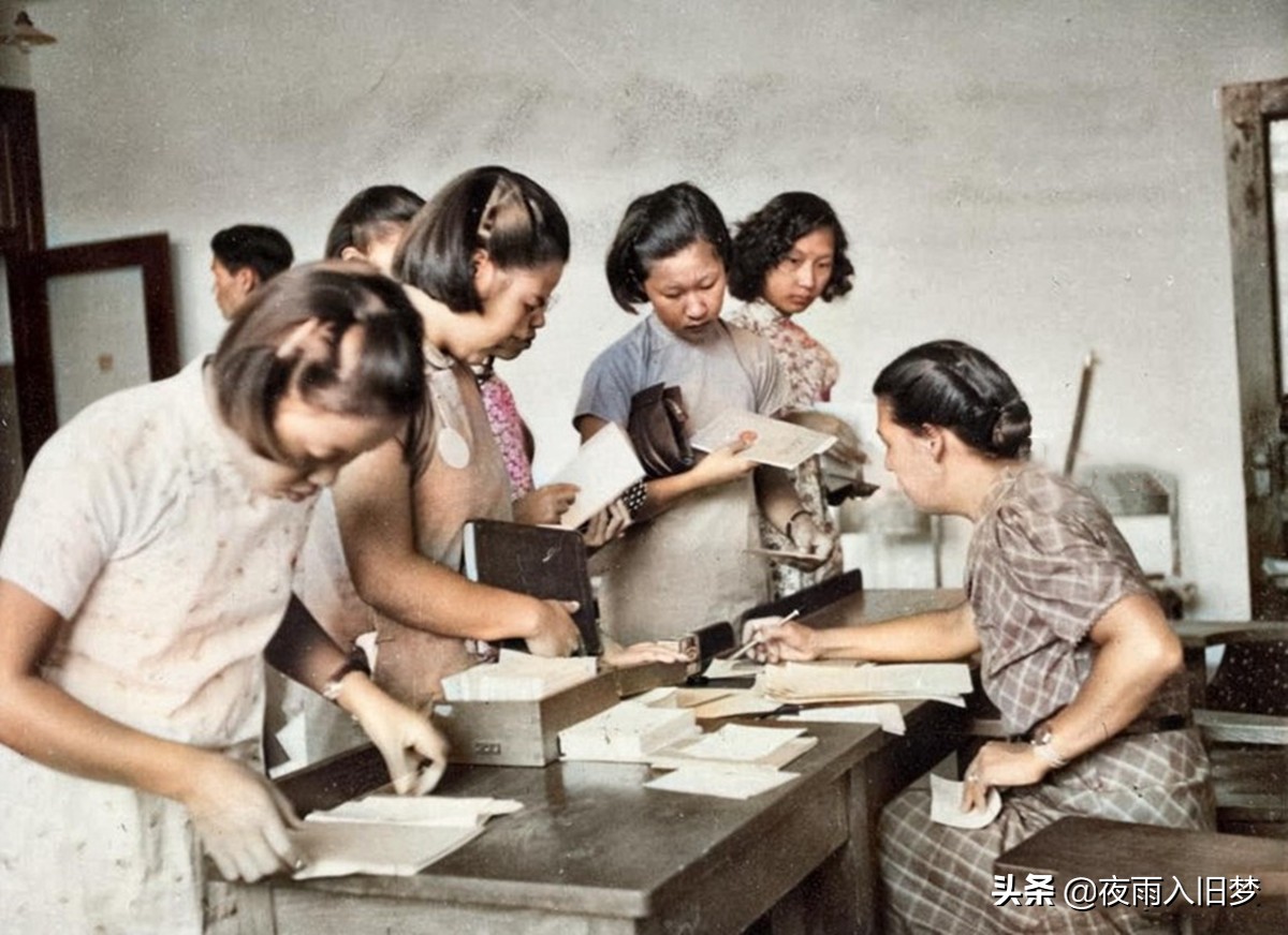 老照片：1920年代燕京大学的女大学生，思想自由，学术一流