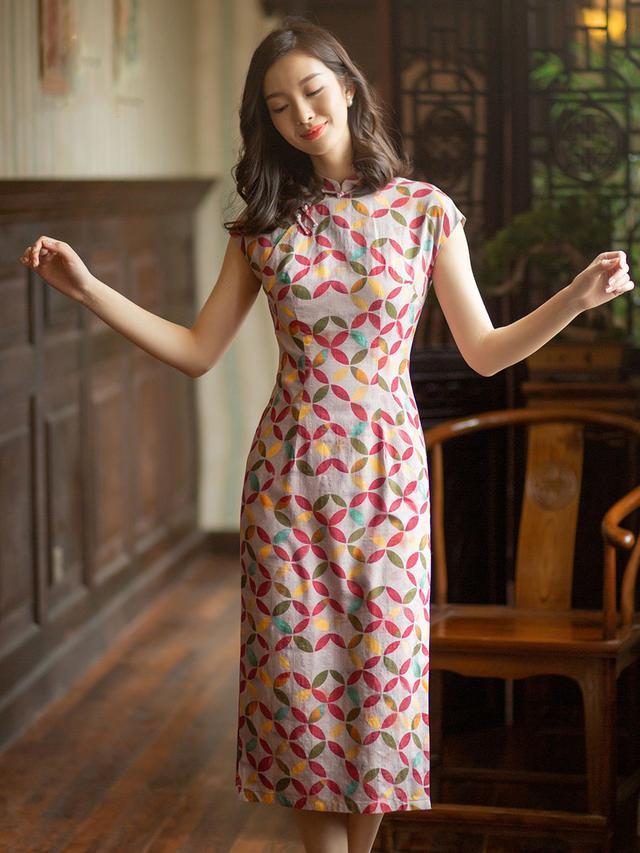 “A字裙”过时了，今年开春流行的是“旗袍”，这也太美了吧