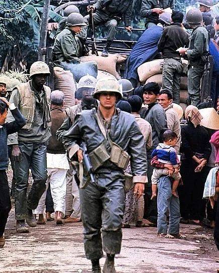 从谨慎小心，到陷入泥潭，难以自拔，美国在越南战争失策在哪？
