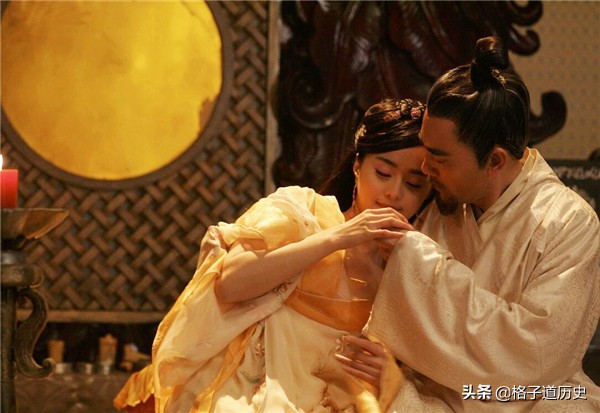 杨贵妃和一男子互生情愫，为掩饰两人关系特意发明一物，沿用至今
